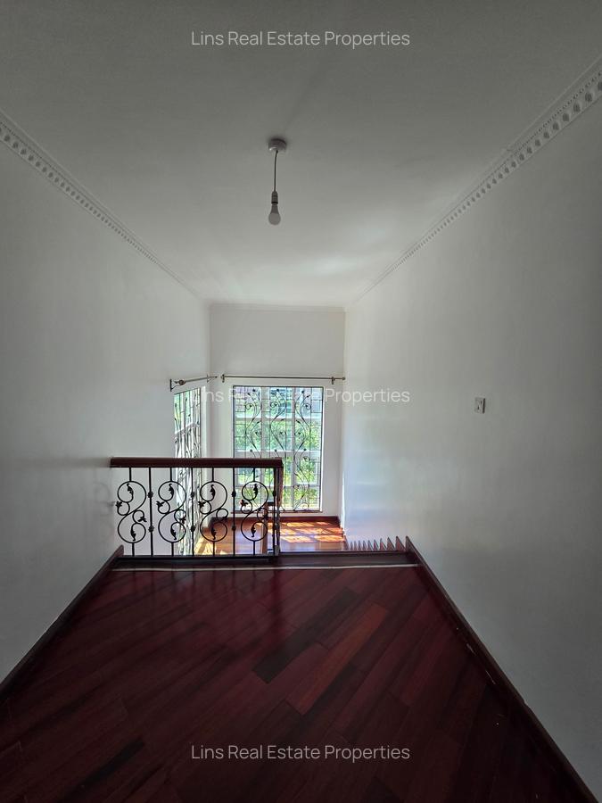 5 Bed Townhouse with En Suite in Lavington - 17