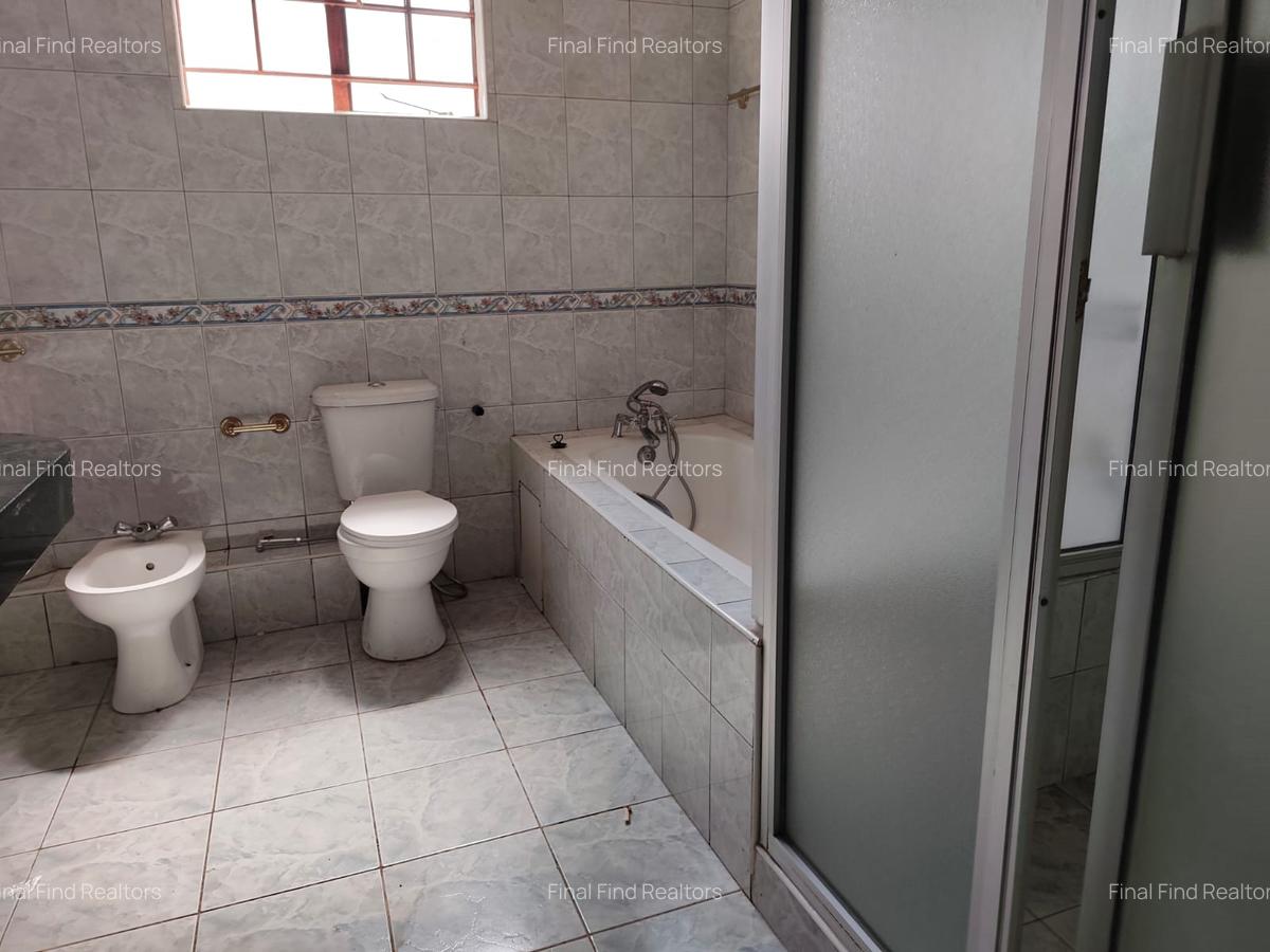 5 Bed House with Garden in Runda - 17