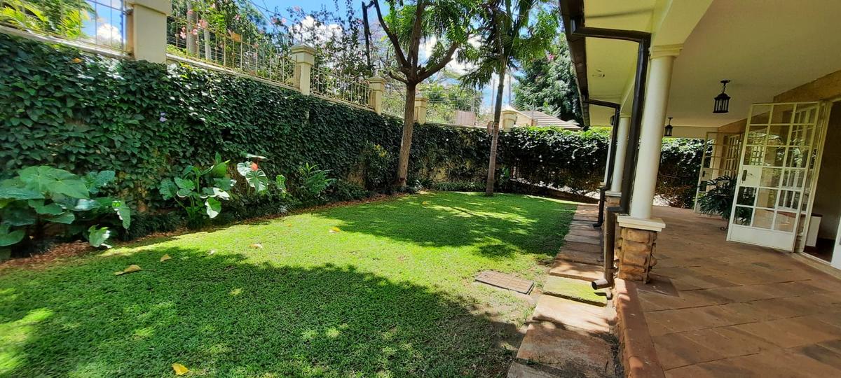 5 Bed Townhouse with En Suite in Lavington - 2