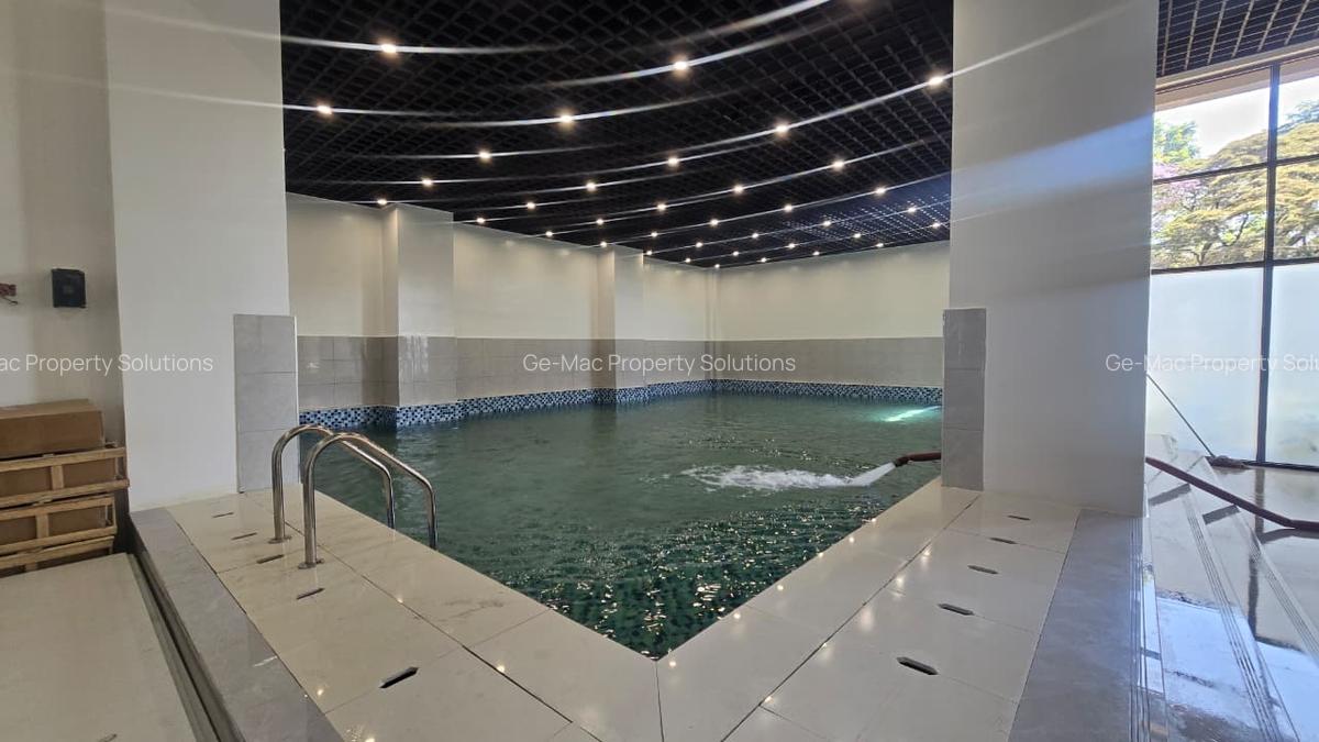 3 Bed Apartment with En Suite in Riverside - 18