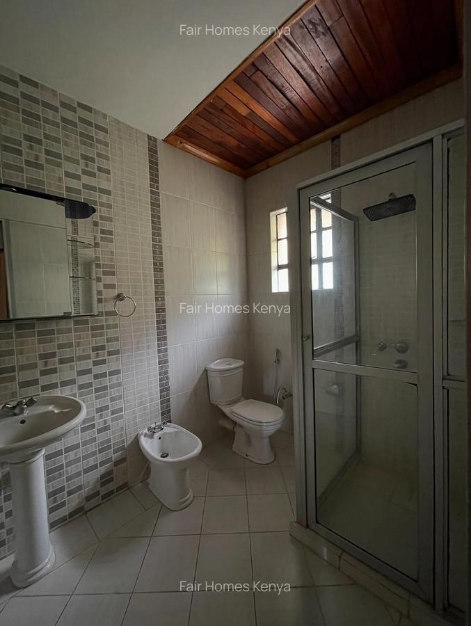 5 Bed Townhouse with En Suite at Lavington Green - 14