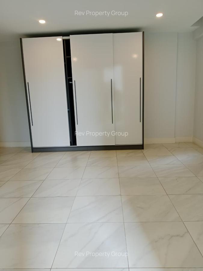 Serviced 3 Bed Apartment with En Suite in Westlands Area - 18