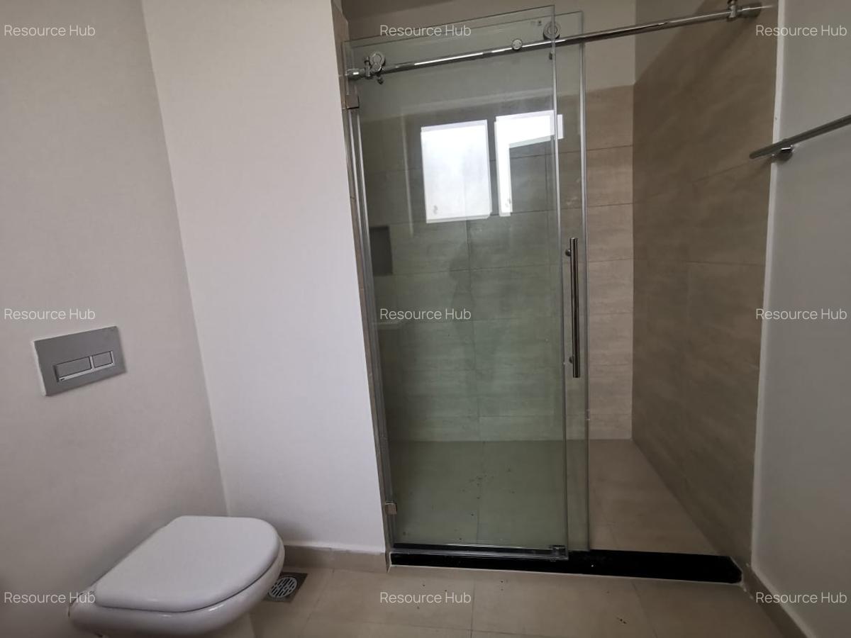 5 Bed Townhouse with En Suite at Lavington Green - 19