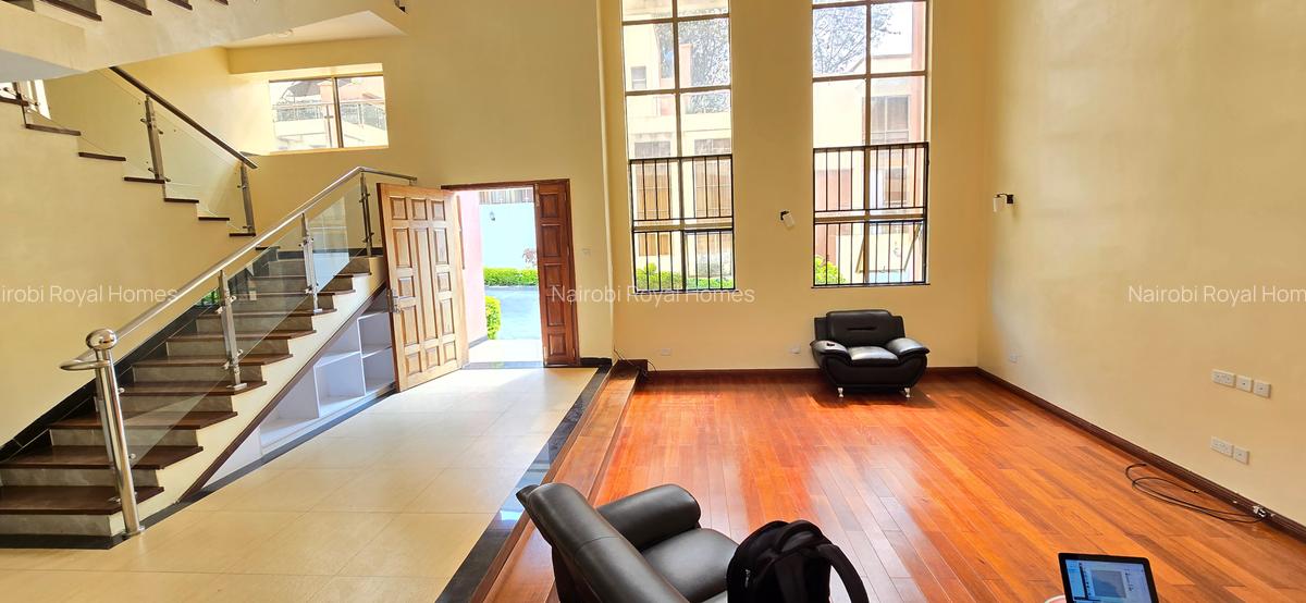 5 Bed Townhouse with En Suite at Lavington Green - 16