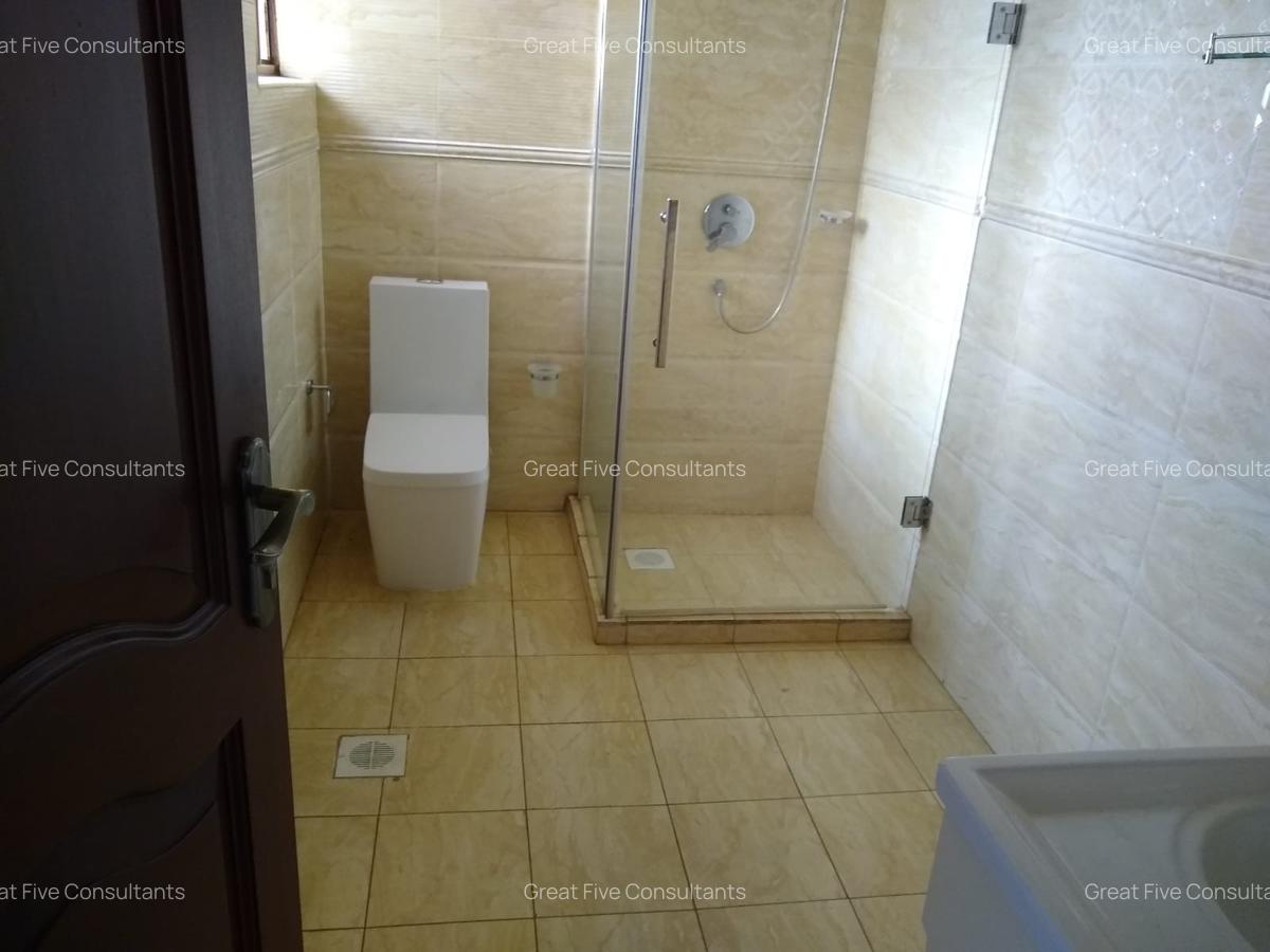 5 Bed Villa with En Suite in Runda - 15