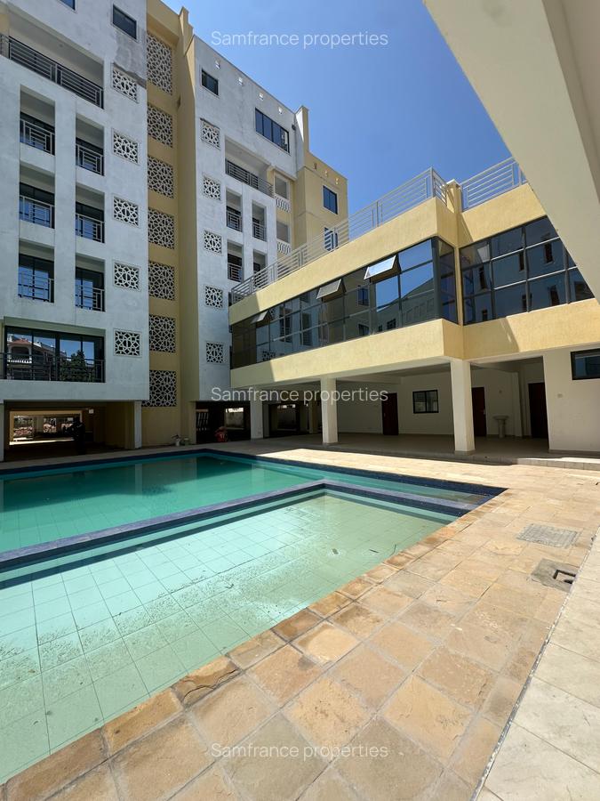 Serviced 1 Bed Apartment with En Suite at 1St Avanue - 1