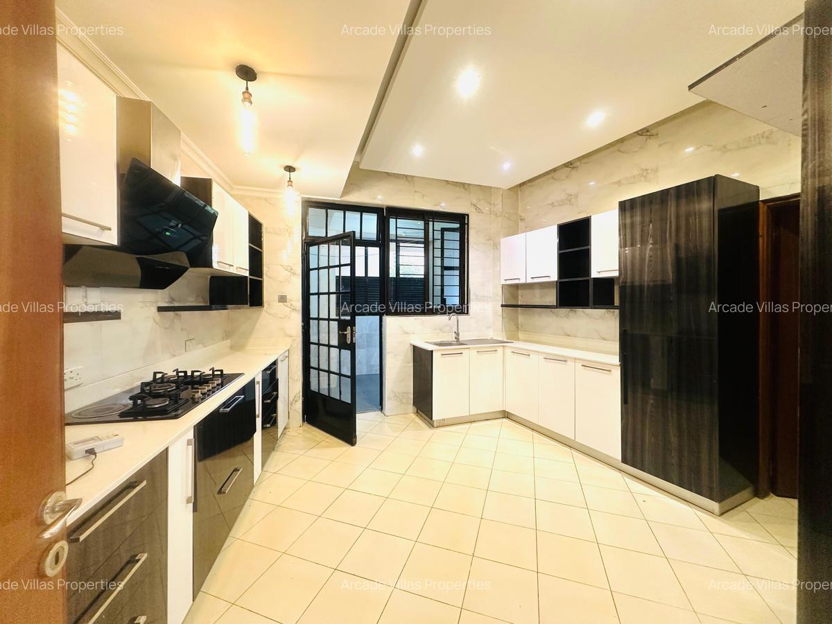 3 Bed Apartment with En Suite in Kileleshwa - 4