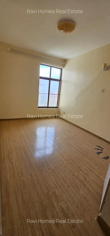 3 Bed Apartment with En Suite in Lavington - 5