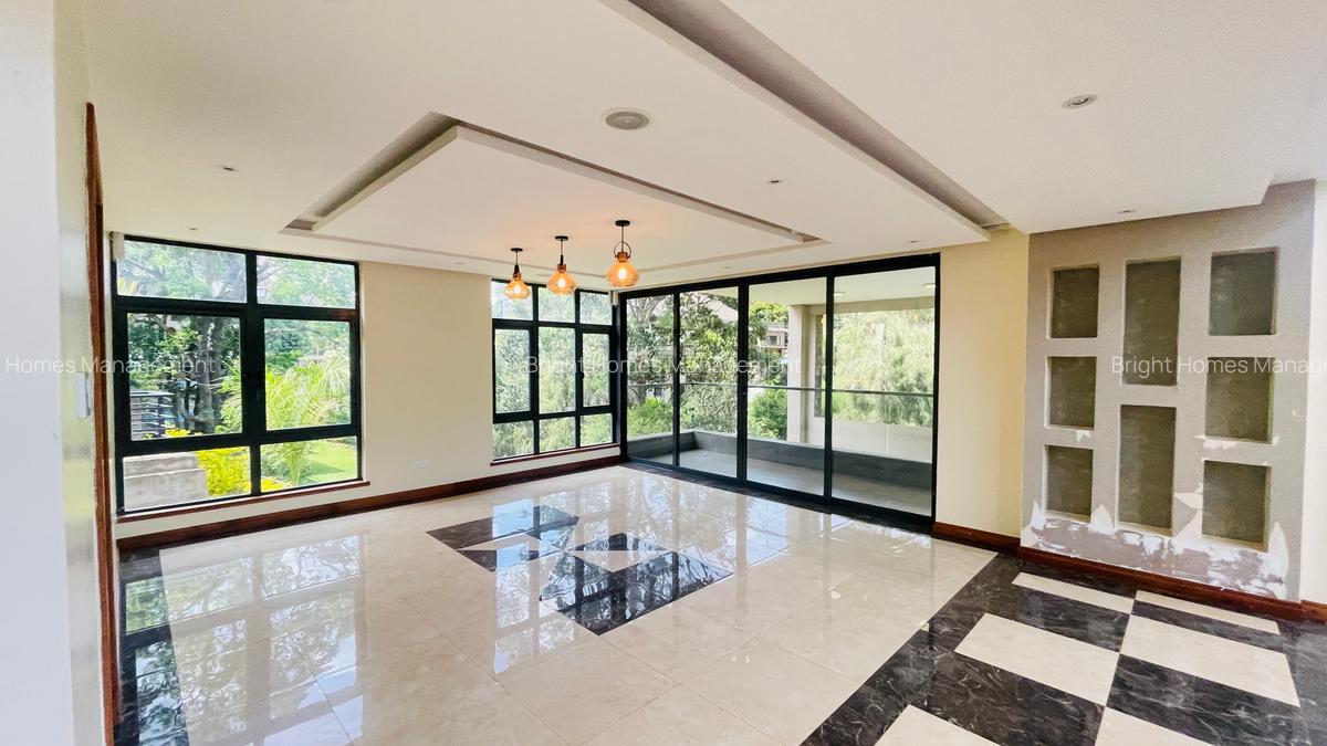 5 Bed Villa with En Suite in Spring Valley - 6