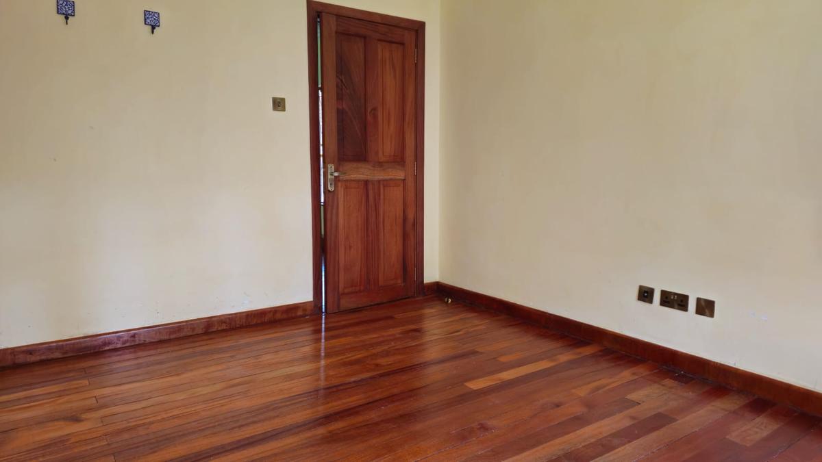 5 Bed House with En Suite in Karen - 4