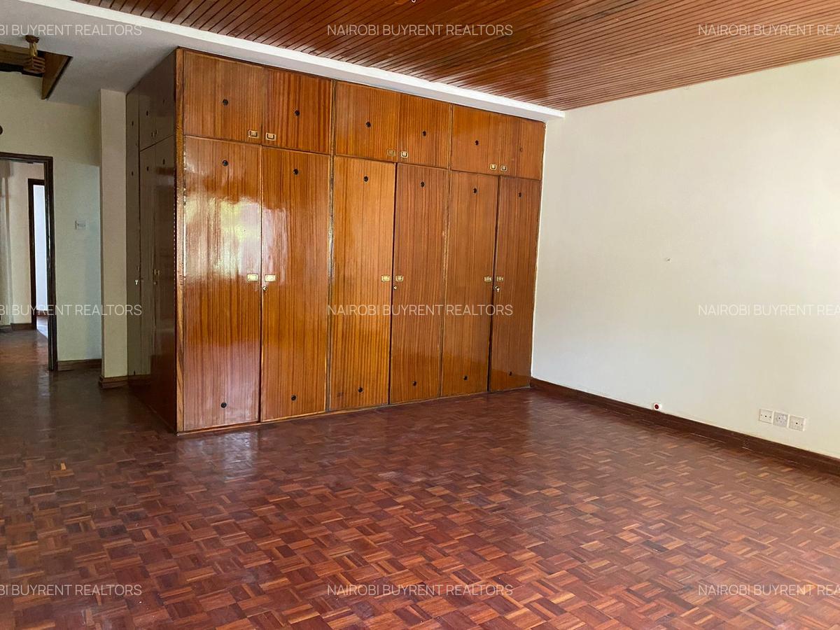 5 Bed Townhouse with En Suite in Westlands Area - 8