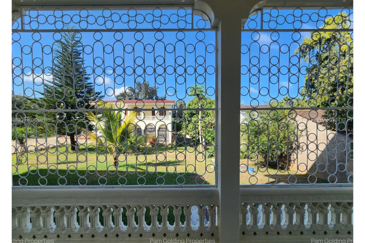 4 Bed Townhouse with En Suite in Nyali Area - 12