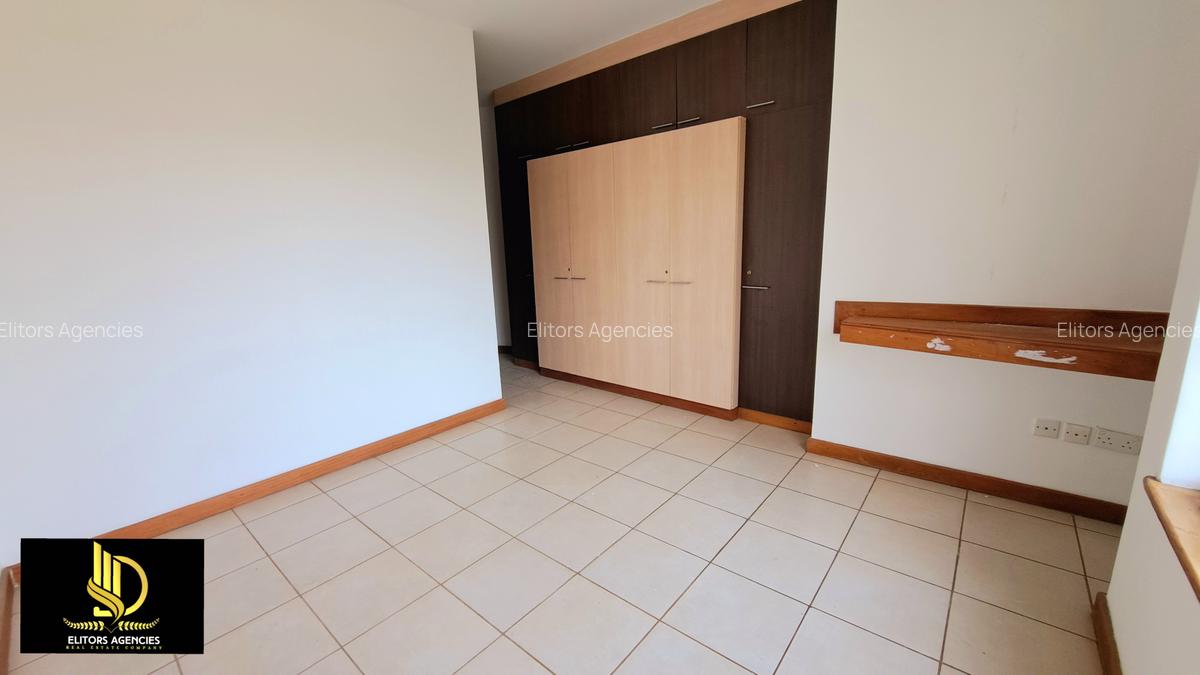 3 Bed Apartment with En Suite at 4Th Parklands - 13