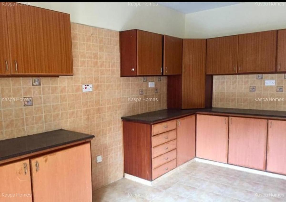 5 Bed Villa with En Suite in Lavington - 13