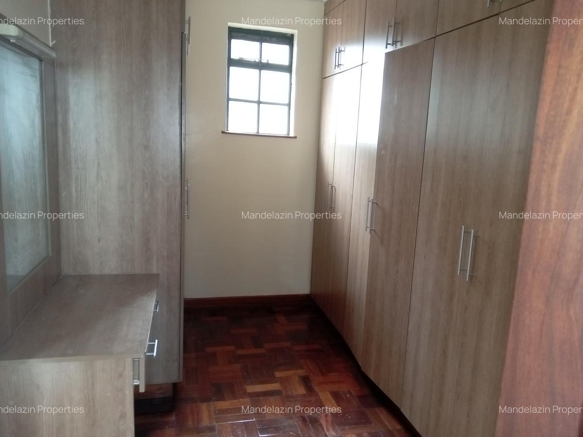 2 Bed Apartment with En Suite at Riverside Drive - 12