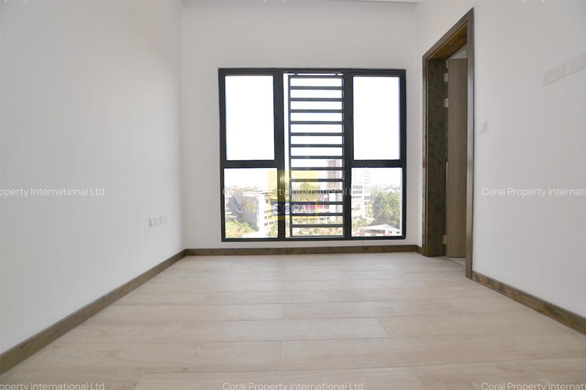 3 Bed Apartment with Swimming Pool in Rosslyn - 17