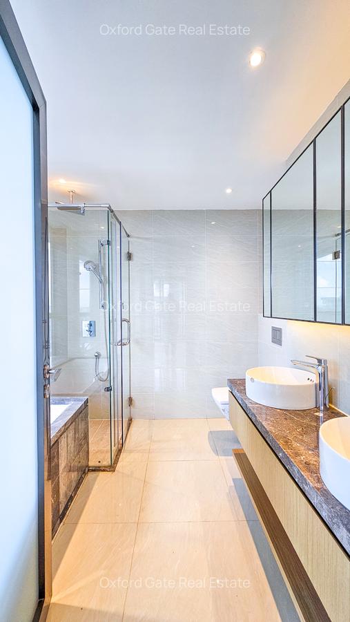 1 Bed Apartment with En Suite at Westlands Road - 4