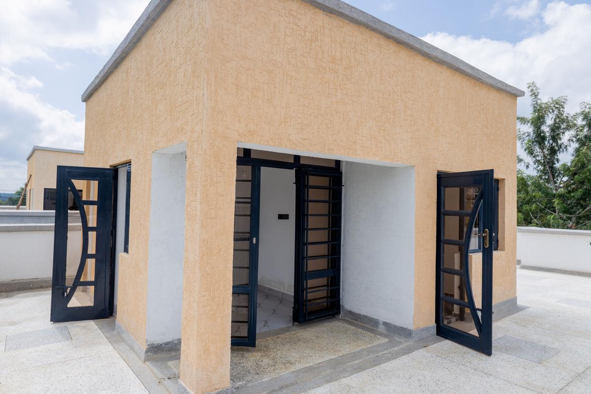 3 Bed House with En Suite at Rimpa - 17