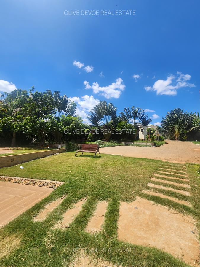 5 Bed Villa with En Suite in Runda - 3