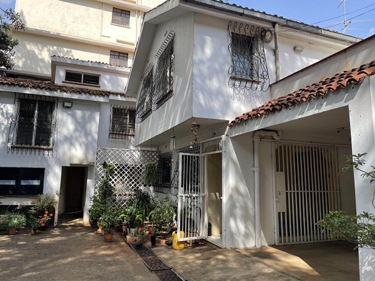 3 Bed Townhouse with En Suite at Lantana Road - 3