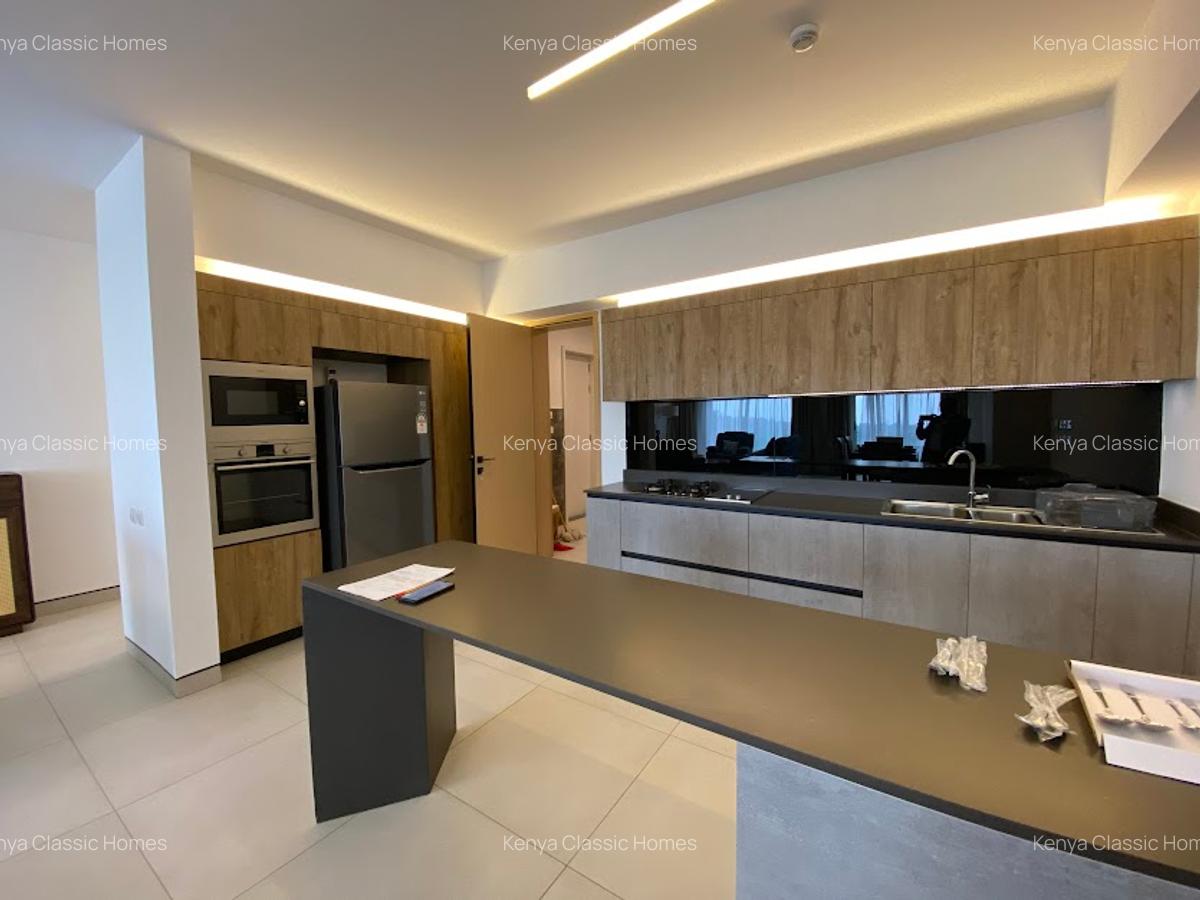 Serviced 3 Bed Apartment with En Suite at Denis Pritt - 7