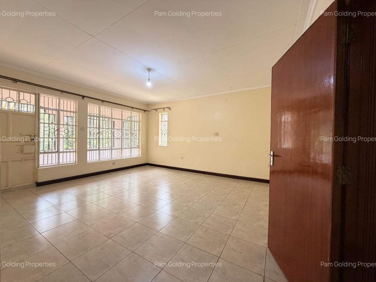 4 Bed House with En Suite in Karen - 10