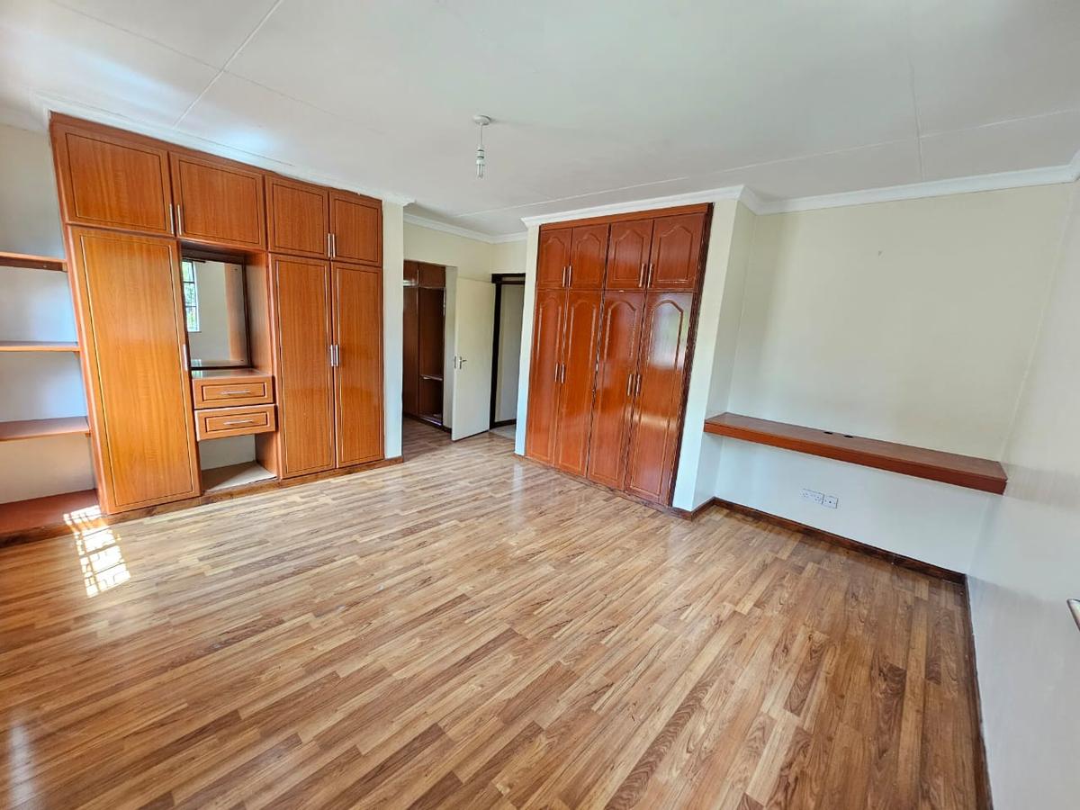 5 Bed House with En Suite in Kyuna - 16