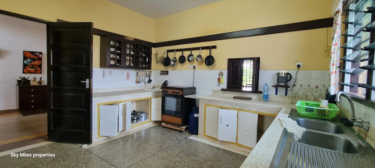 3 Bed House with En Suite at Serena - 13