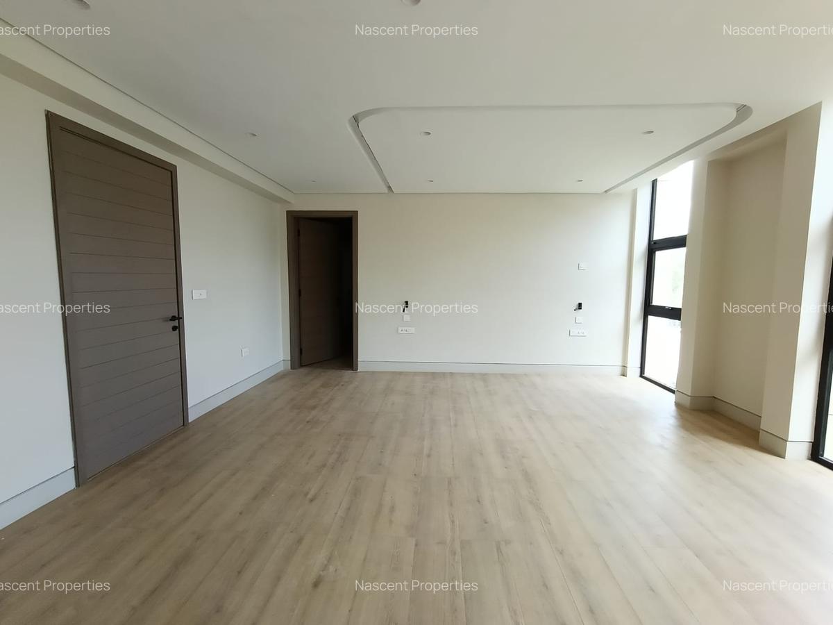 5 Bed Villa with En Suite in Kyuna - 13