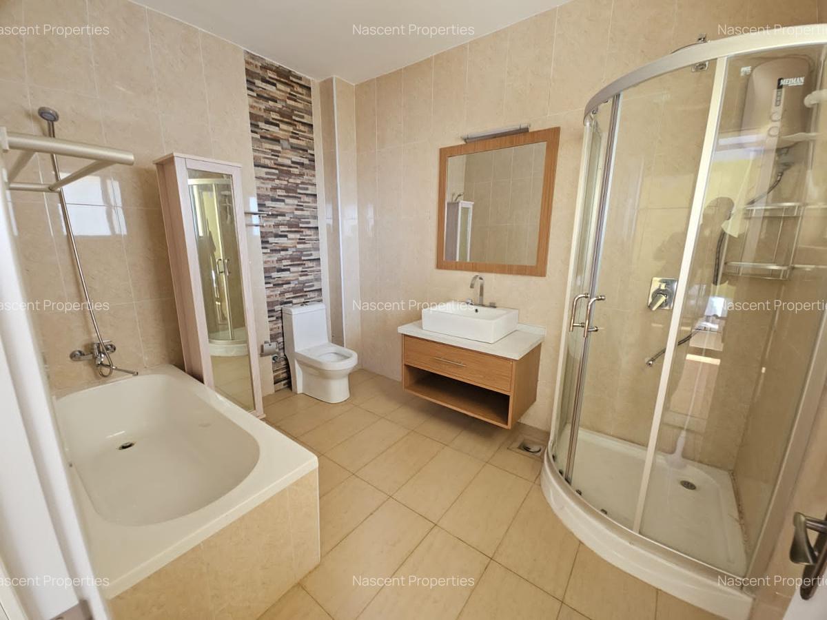 5 Bed Apartment with En Suite at Brookside - 12