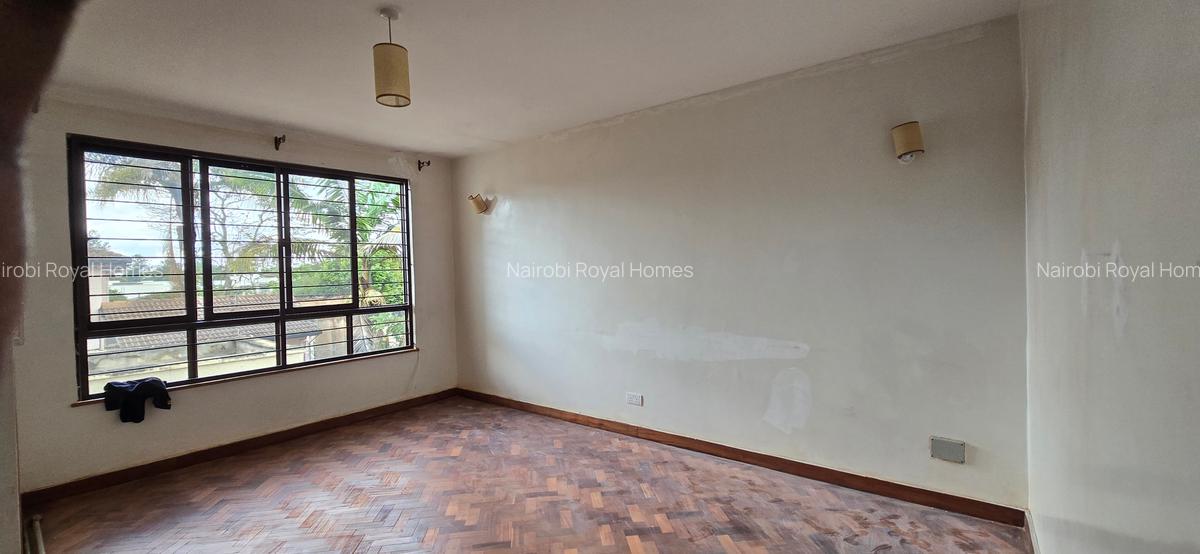 5 Bed Townhouse with En Suite at Lavington Green - 12