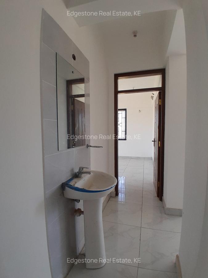2 Bed Apartment with En Suite in Mtwapa - 11