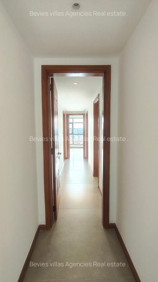 Serviced 4 Bed Apartment with En Suite at Riverside - 7