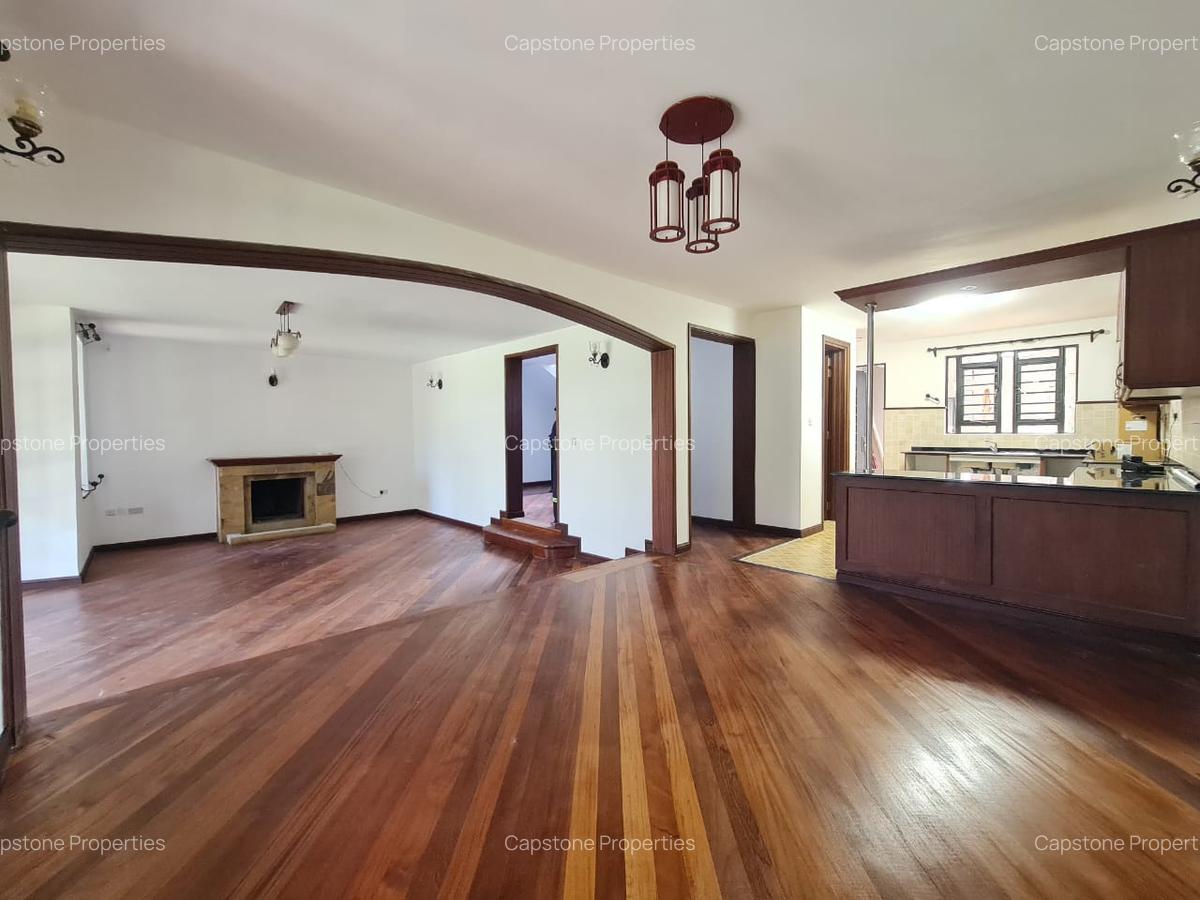 4 Bed Townhouse in Ridgeways - 10