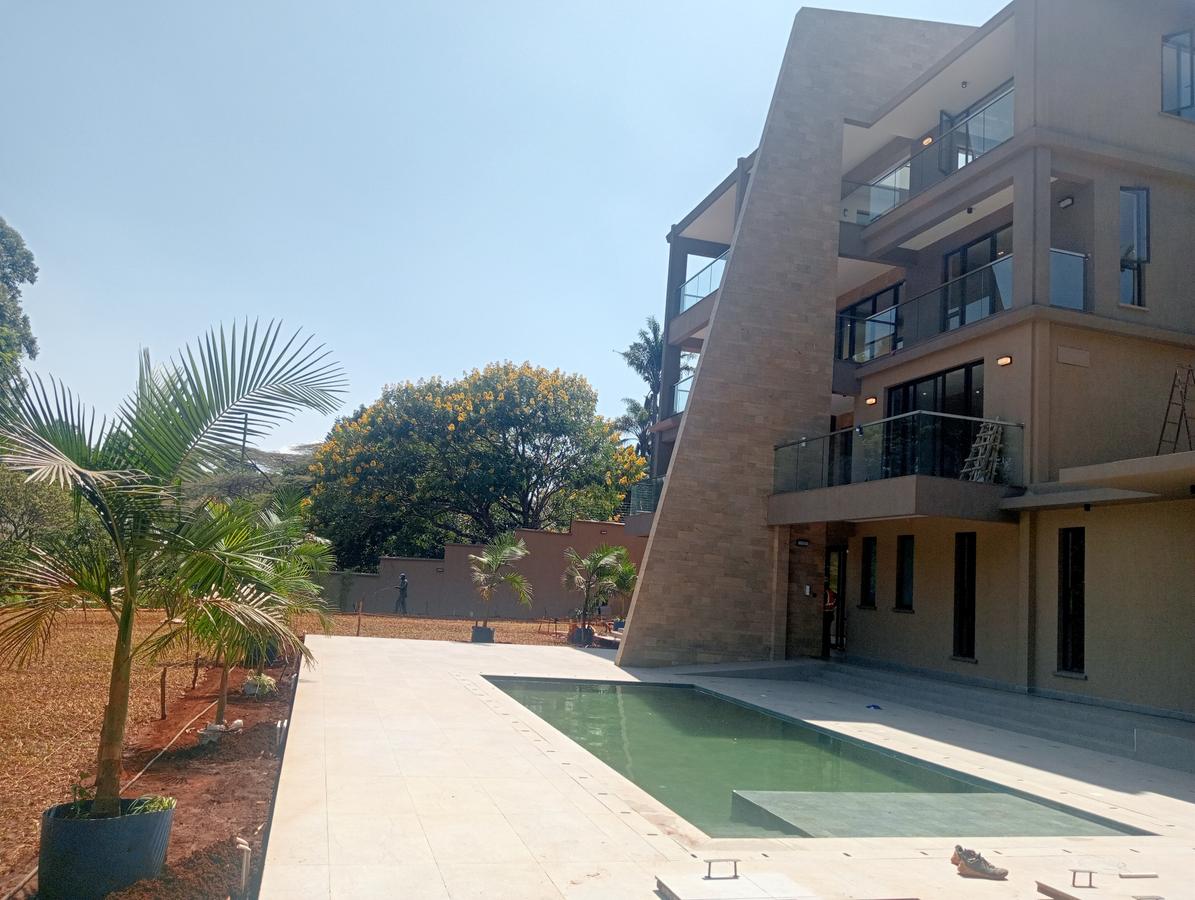 6 Bed House with En Suite at Nyari - 14