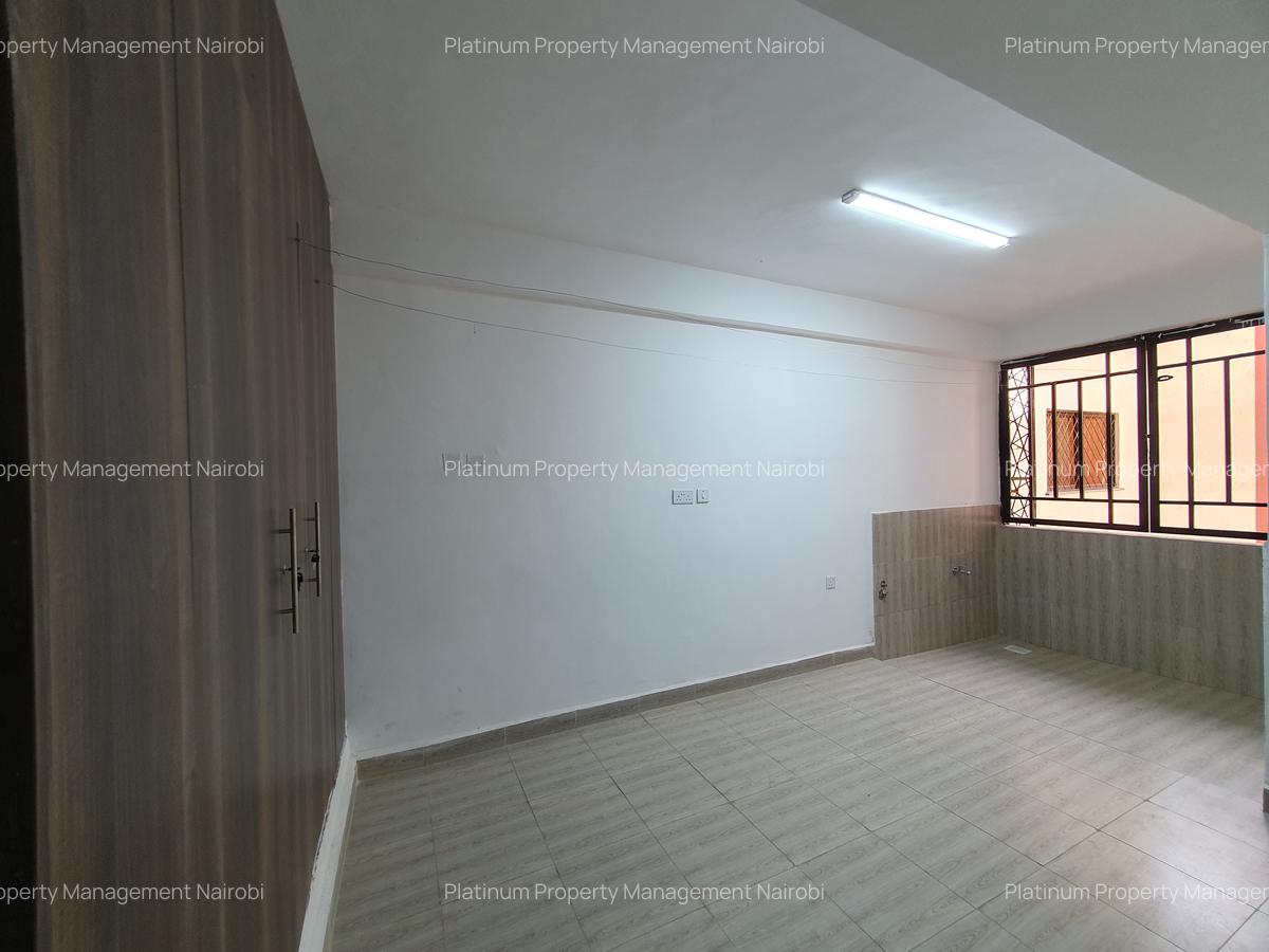 4 Bed Apartment with En Suite in Parklands - 6