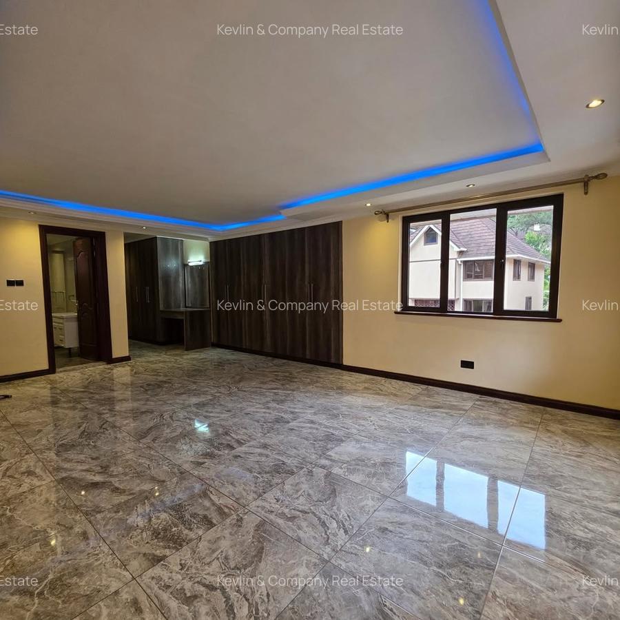 5 Bed Villa with En Suite in Lavington - 12