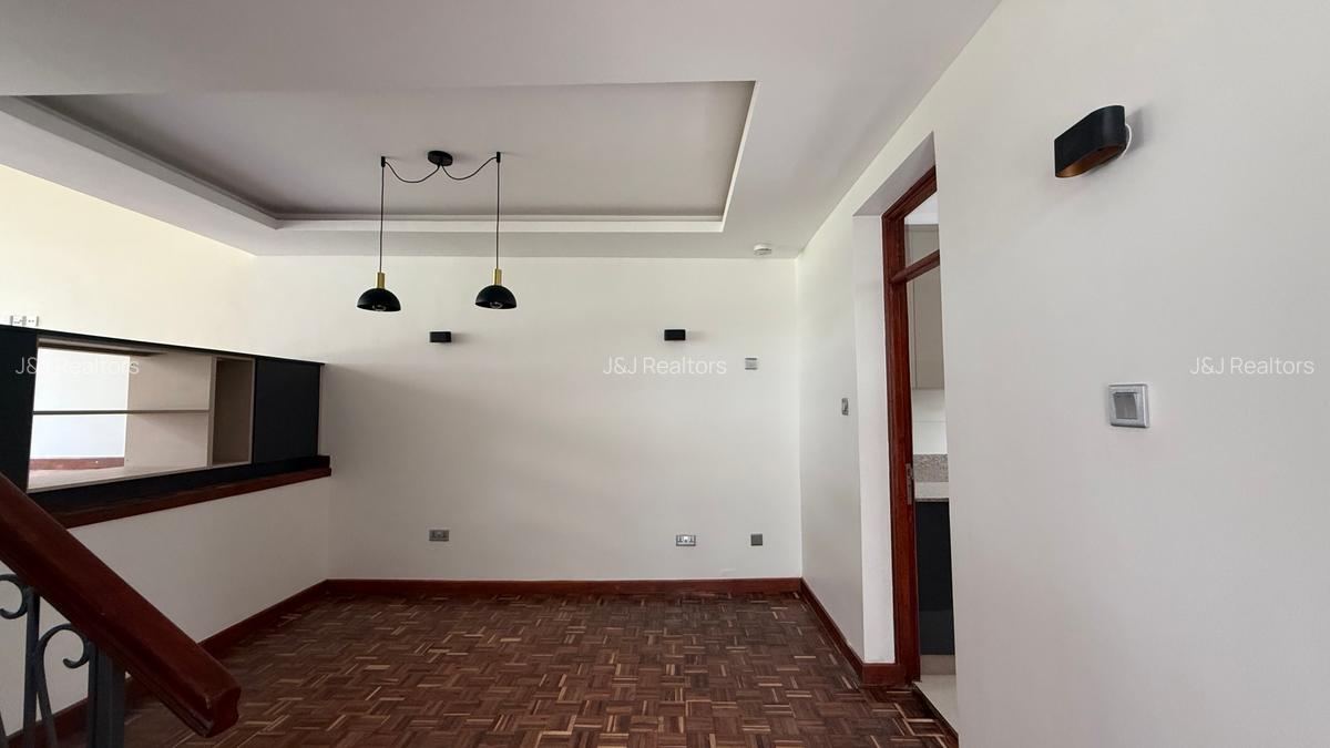4 Bed Townhouse with En Suite in Rhapta Road - 10