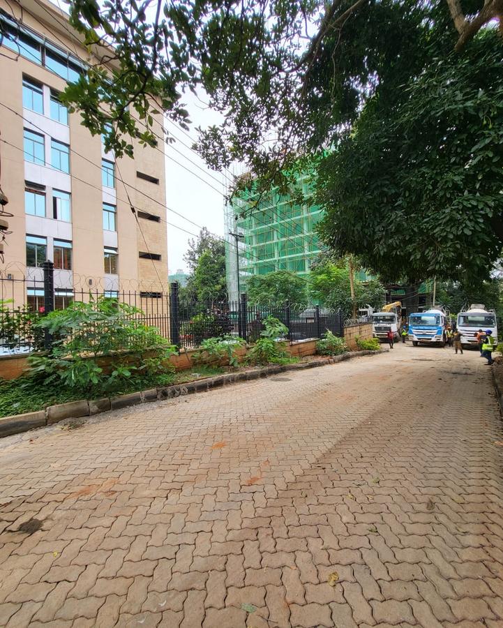 2 Bed Apartment with En Suite in Westlands Area - 4