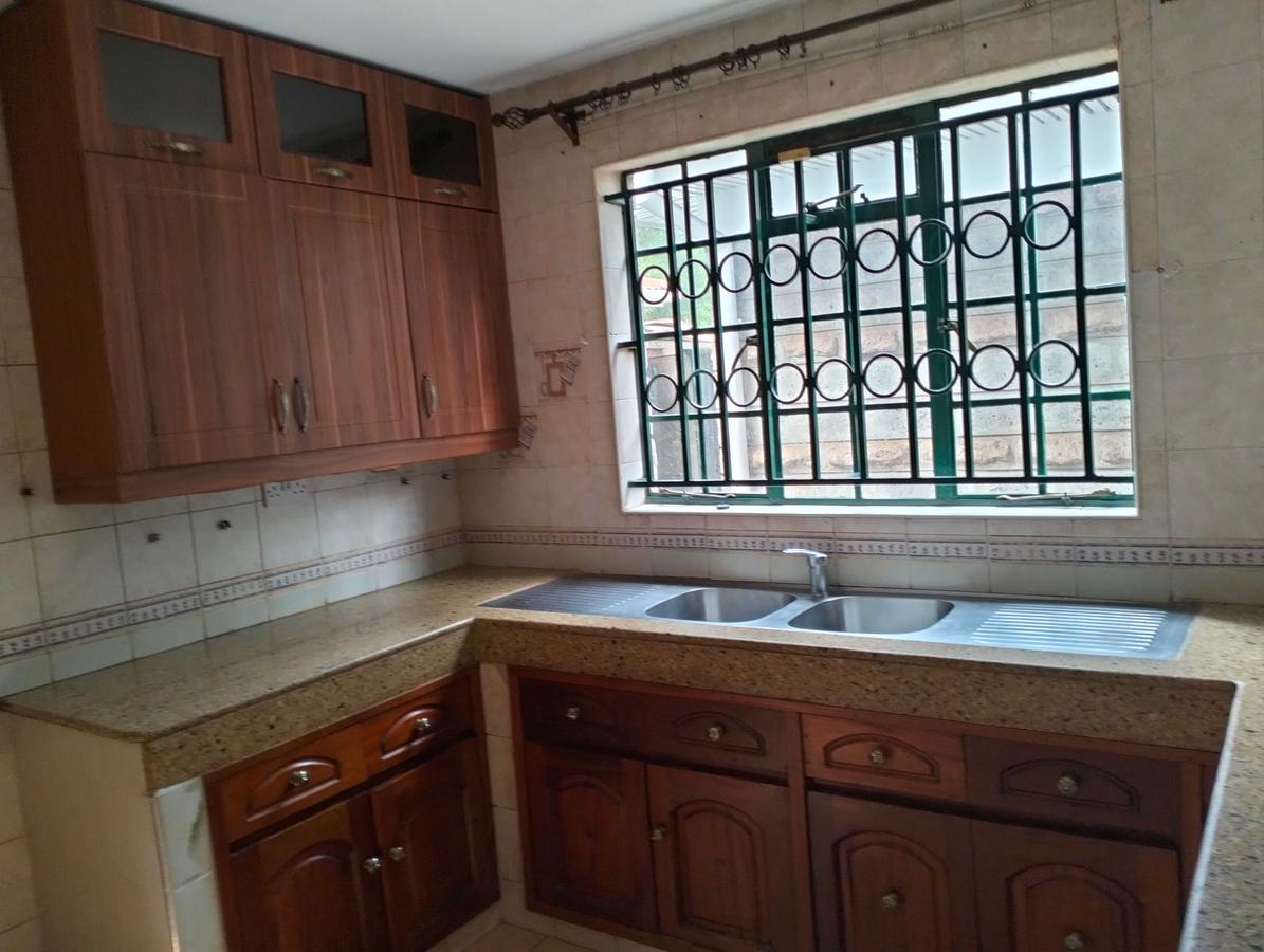 4 Bed Townhouse with En Suite in Lavington - 9