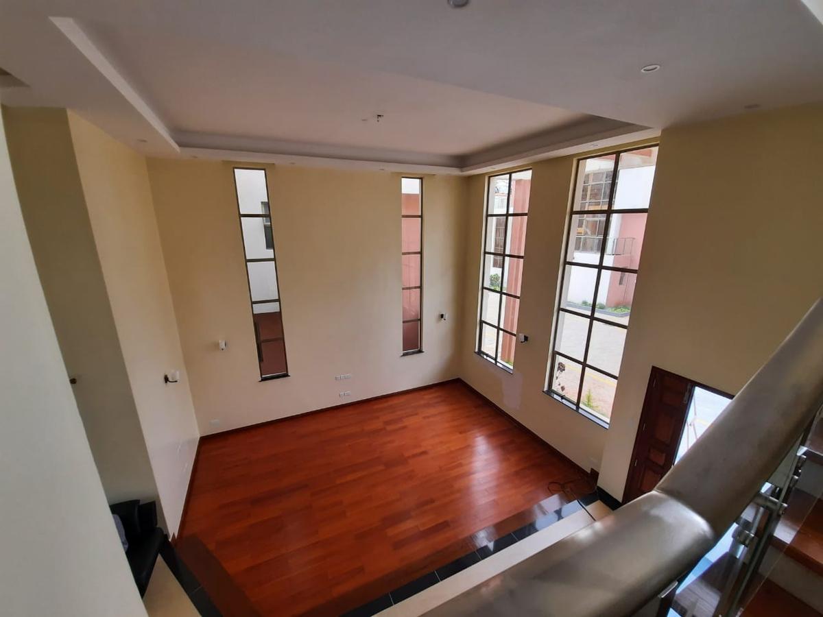 5 Bed Villa with En Suite in Lavington - 15