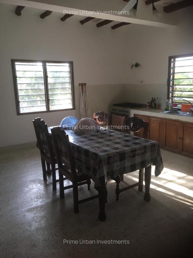 2 Bed House with En Suite in Watamu - 13