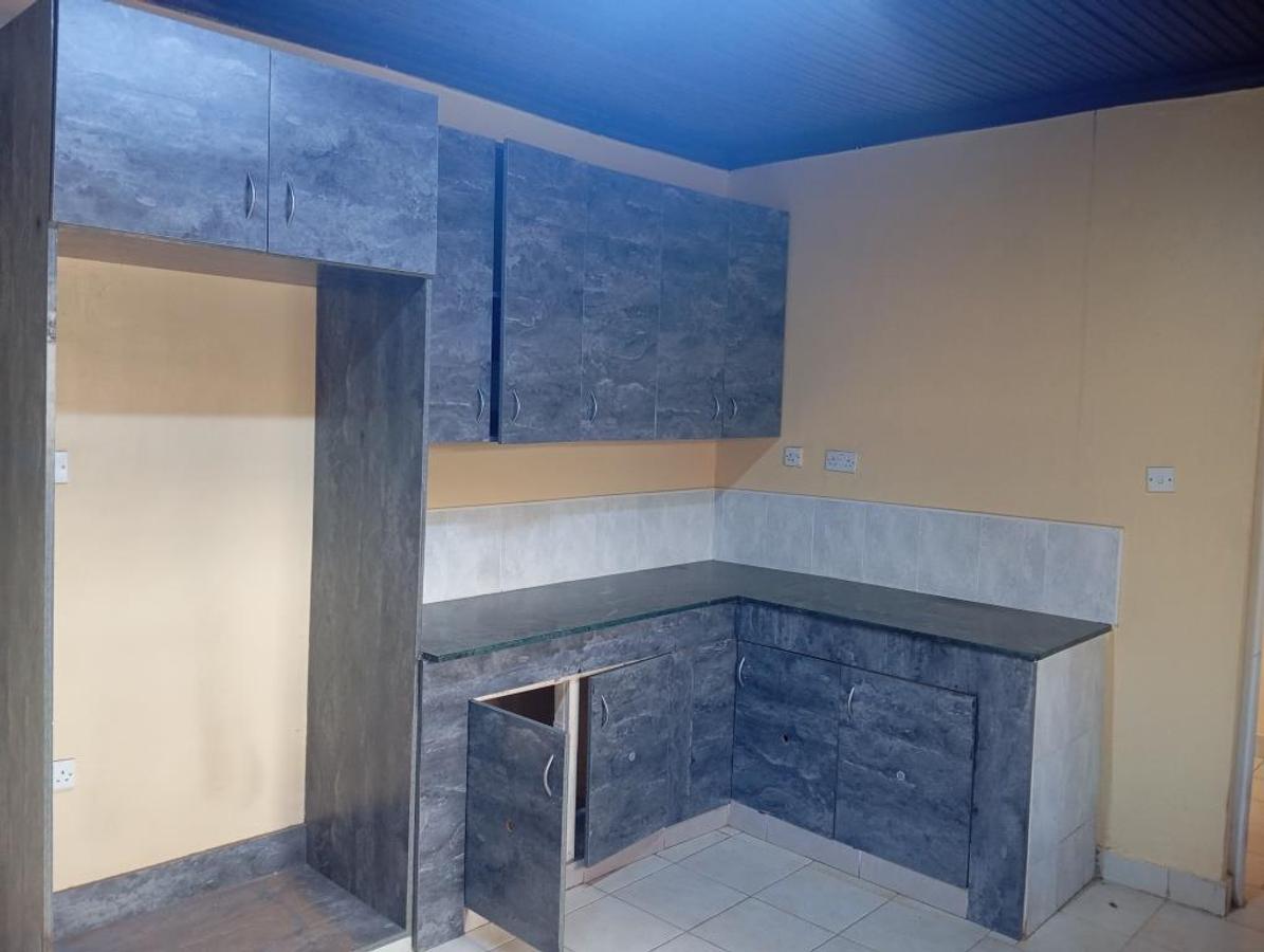 5 Bed House with En Suite at Mountain View - 4
