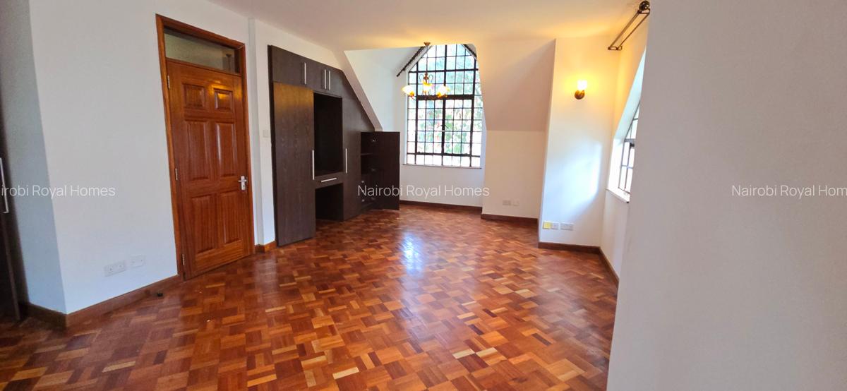 4 Bed Townhouse with En Suite at Chalbi Drive - 16