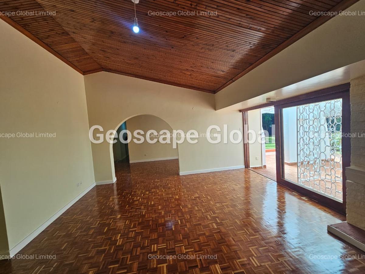 4 Bed House with En Suite in Nyari - 13