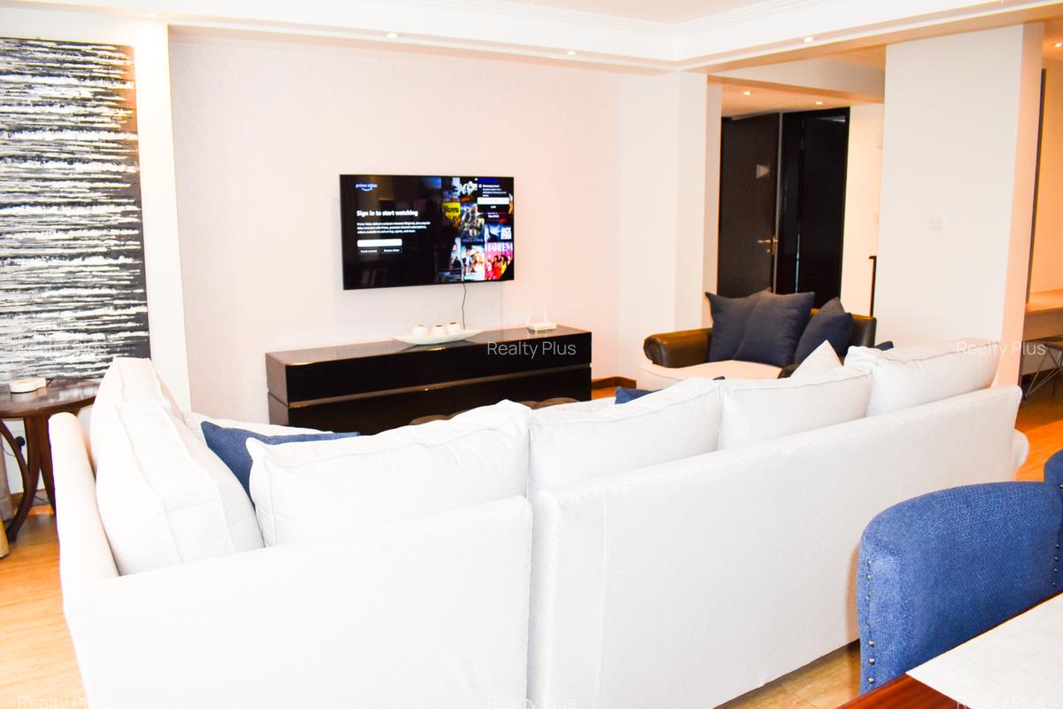 Serviced 2 Bed Apartment with En Suite at Dennis Pritt Road - 1