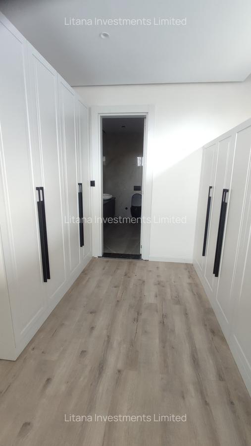 5 Bed Townhouse with En Suite in Lavington - 17