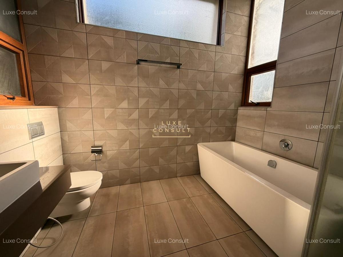 3 Bed Apartment with En Suite in General Mathenge - 12