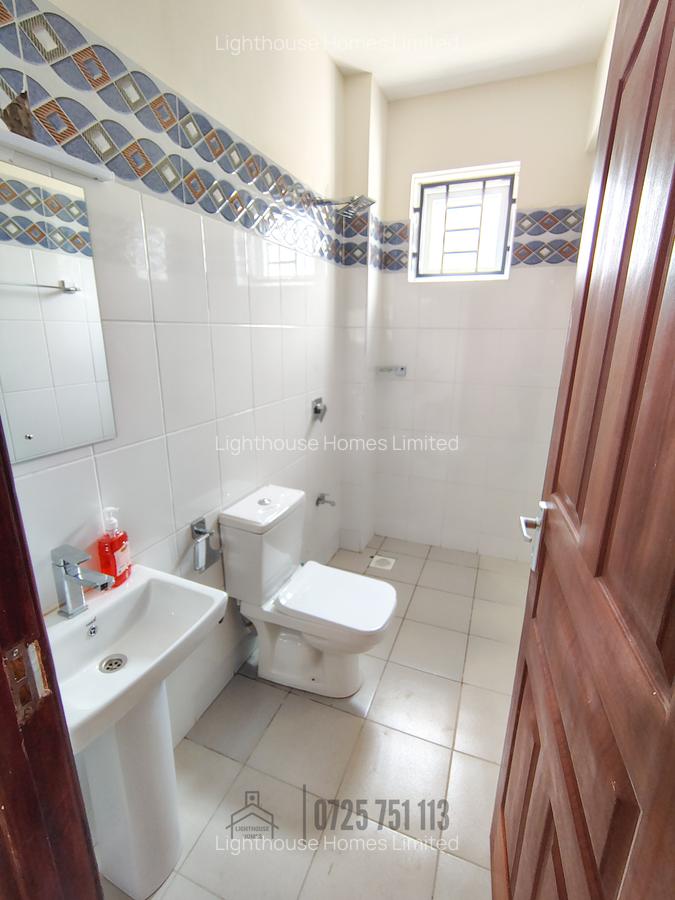 3 Bed Apartment with En Suite at Racecourse - 12