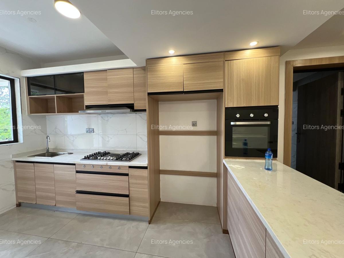 3 Bed Apartment with En Suite at Riverside Dr - 7